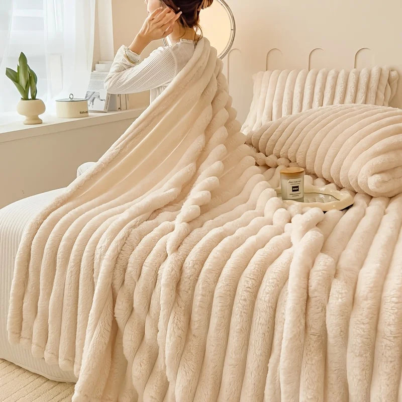 Cozy Thickened Flannel Blanket – Soft Striped Throw for Bed, Sofa & Travel