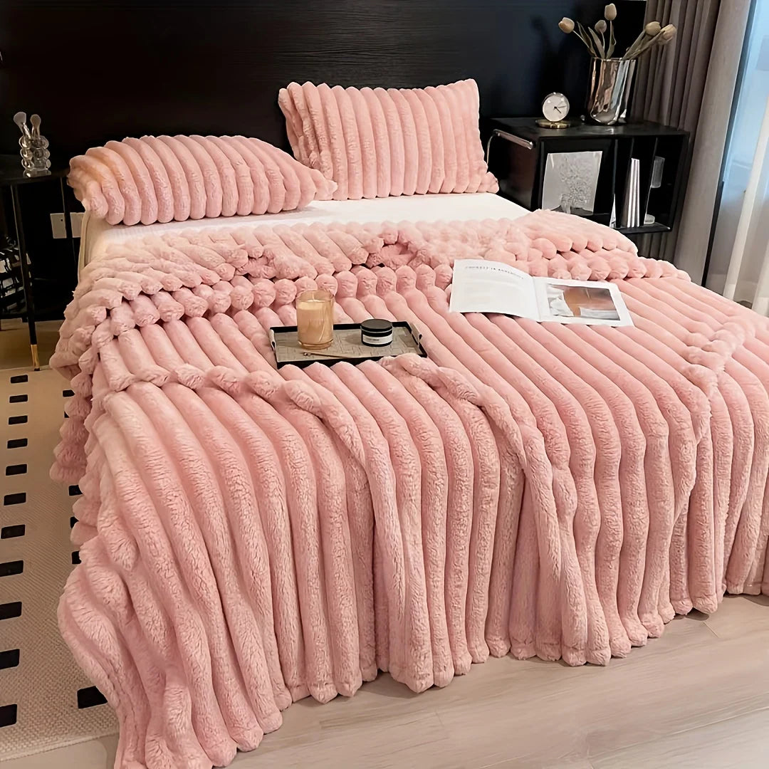 Cozy Thickened Flannel Blanket – Soft Striped Throw for Bed, Sofa & Travel
